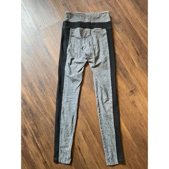 Pink by Victoria's Secret Gray‎ Leggings Yoga Pants Size Medium - Picture 2 of 3